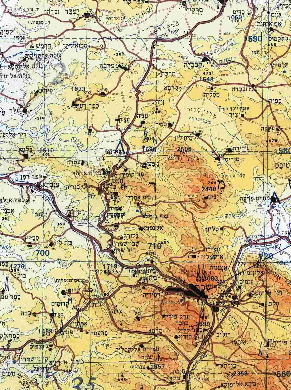 A topographic map in which closely spaced brown contour lines mark steep ground and widely spaced lines mark gentler slopes.